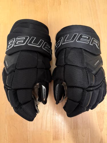Bauer Supreme Ultrasonic Gloves 14" (Used)