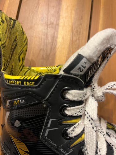 2022 Bauer Supreme M4 Hockey Skates Regular Width 12 (Used)
