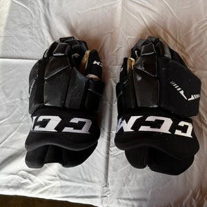 CCM HG42PP Gloves 15" Pro Stock (Used)