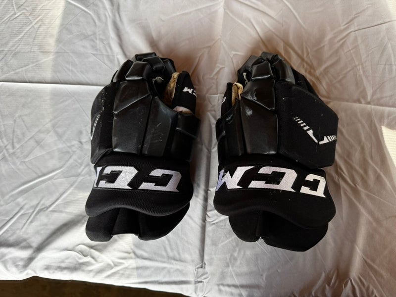 CCM HG42PP Gloves 15" Pro Stock (Used)