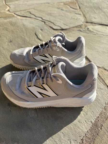 New Balance Fresh Foam 3000 V7 Turf Baseball Shoes 7Y (Big Kids / Youth) in Grey (Used)