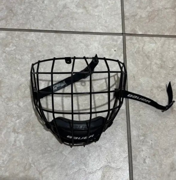 Small Bauer cage(Used)