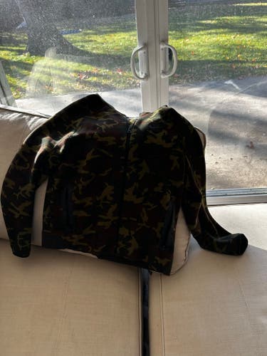 Boys XL Nike Sweatshirt (Used)