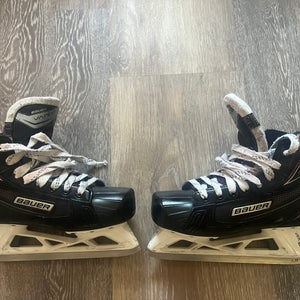 2017 Bauer Vapor X700 Hockey Goalie Skates Extra Wide Width Size 3.5 (Used)