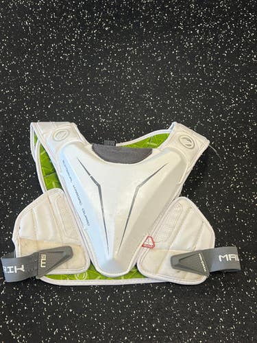 Used Maverik M5 EKG Lacrosse Shoulder Pads White MD 11849-S000033539