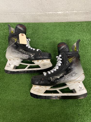 Senior Bauer Vapor Hyperlite 2 Hockey Skates 9 (Used)