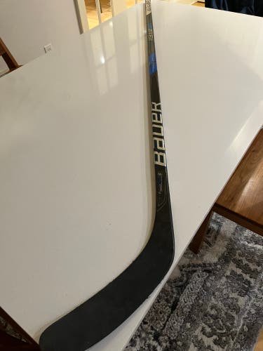 Bauer Nexus 1N hockey stick