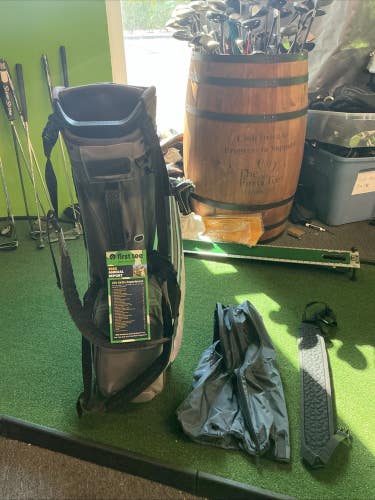 Titleist Hybrid 5 Stand Bag With Cover And Extra Strap