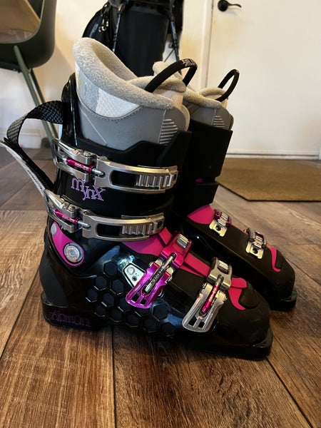 Women's Salomon All Mountain Ski Boots 26.0/US 9 (Used)