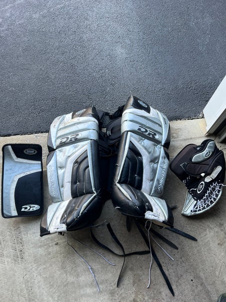 34" D&R Regular Goalie Full Set (Used)