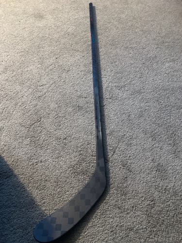 Senior CCM Vizion 85 flex Right Handed Hockey Stick P28+1/4 (New)
