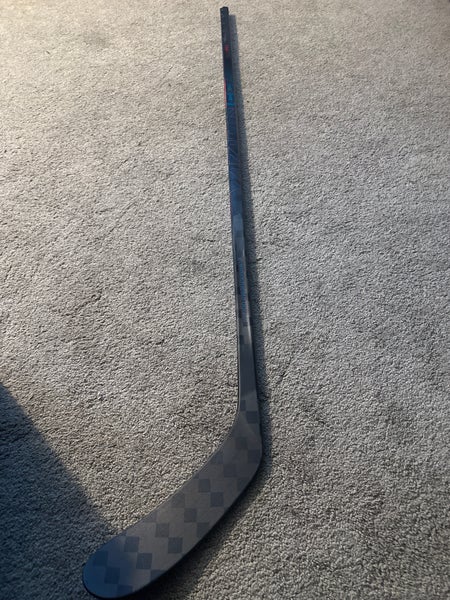 Senior CCM Vizion 85 flex Right Handed Hockey Stick P28+1/4 (New)