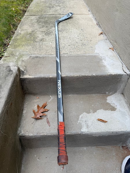 Senior Bauer Nexus 400 Right Handed Hockey Stick P88 87 Flex (Used)
