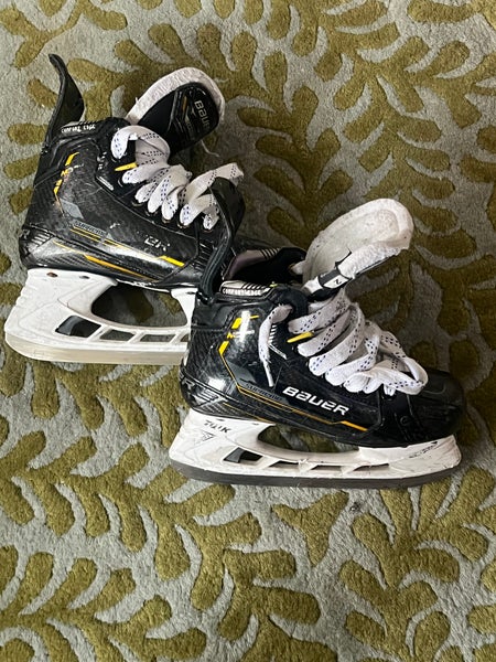 Bauer Supreme M5 Pro Hockey Skates Regular Width Size 2 (Used)
