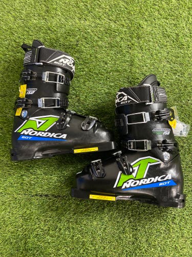 Mondo 27 & 27.5 Men's Nordica Dobermann Ski Boots (New)