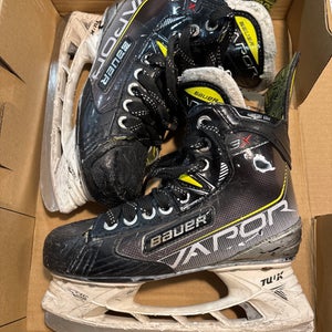 2021 Bauer Vapor 3X Hockey Skates Size 3 (Used)