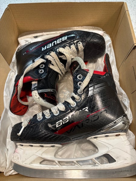 2023 Bauer Vapor X4 Hockey Skates Size 5.5 (Used)
