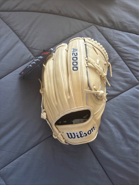 2025 Wilson A2000 RH Baseball Glove 12" (New)