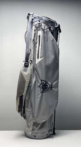 Sun Mountain 2.5+ Lightweight Stand Bag Gray 4-Way Divide Dual Strap Golf Bag