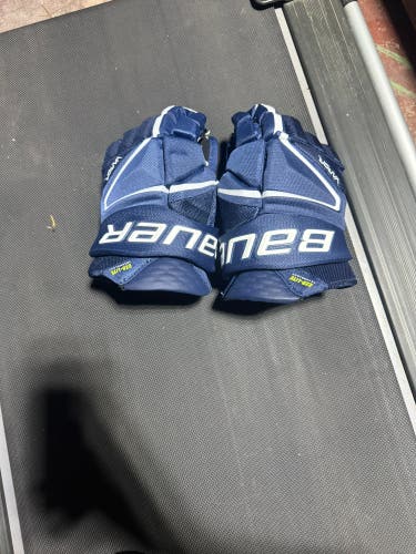 Bauer Vapor Hyperlite Gloves 12" (New)