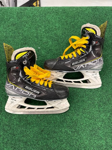 Junior Bauer Vapor 3X Hockey Skates (Regular) Size 3.5 (Used)