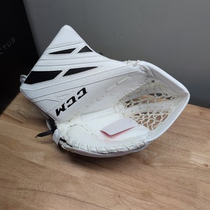 CCM Eflex 4.9 Regular Intermediate Glove Only (New)