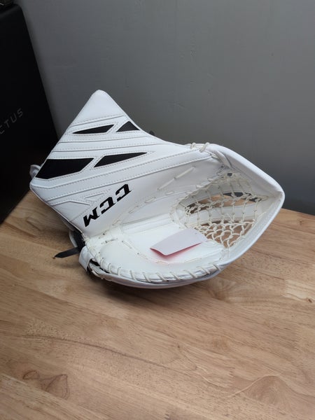 CCM Eflex 4.9 Regular Intermediate Glove Only (New)