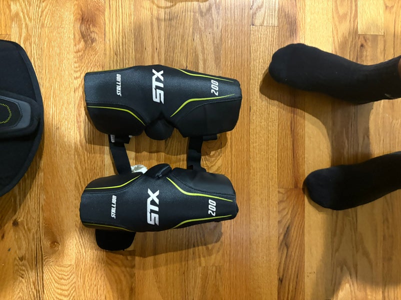 STX Stallion 200 Lacrosse Gloves Medium (Used)