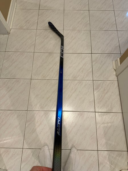 Intermediate CCM JetSpeed FT8 Pro Left Hand Hockey Stick P28 55 Flex (New)