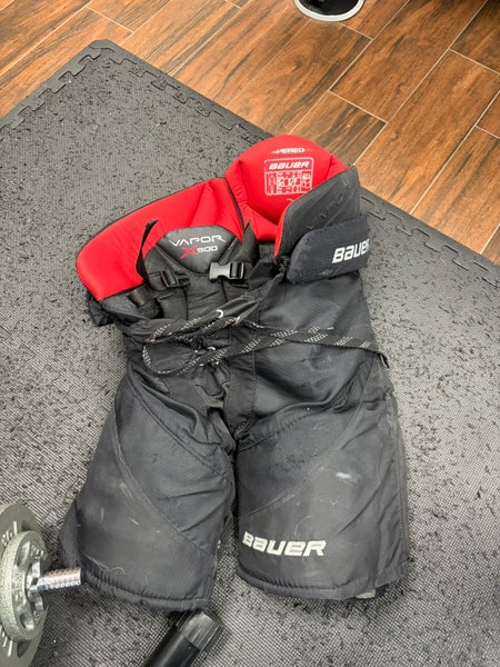Senior Small Bauer Vapor X900 Hockey Pants (Used)