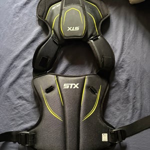 Medium Youth STX Stallion 200+ Shoulder Pads (Used)