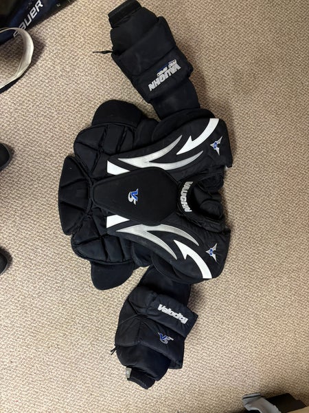 Small Vaughn Velocity V5 7800 Goalie Chest Protector (Used)