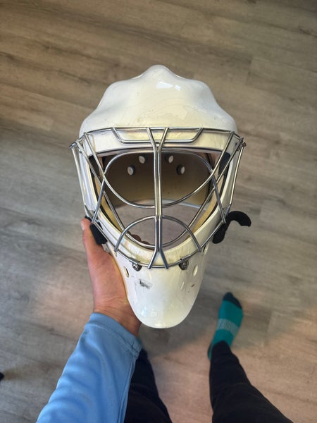 Senior Large Vaughn Goalie Mask (Used)