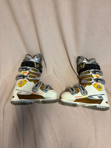 Mondo 23 & 23.5 Unisex Dalbello All Mountain Electra 8 Ski Boots (Used)