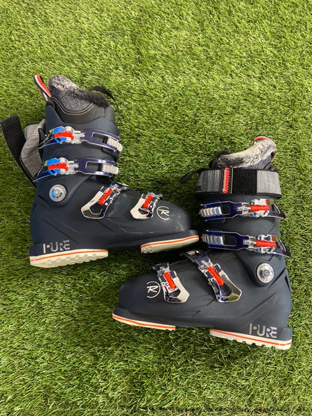 Mondo 22 & 22.5 Women's Rossignol Pure Elite 120 All Mountain Ski Boots Stiff Flex (New)