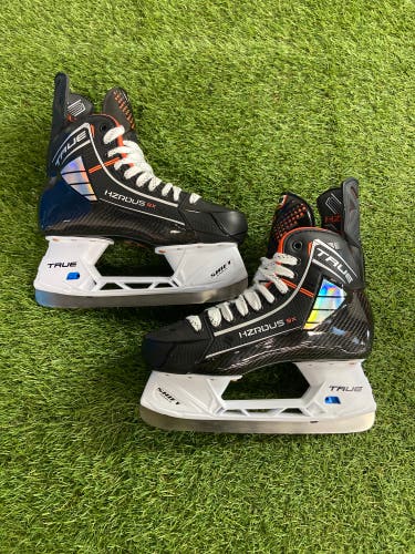 Senior True HZRDUS 9X Hockey Skates Regular Width 8 (New)