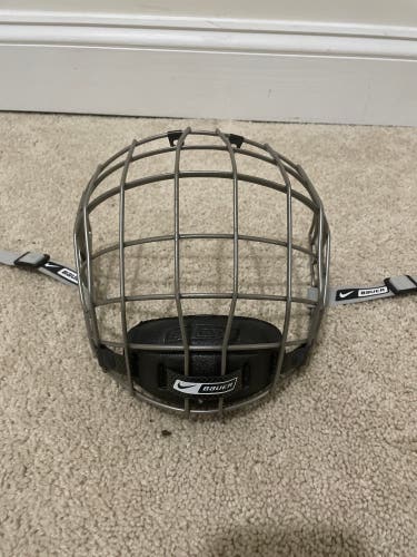 Bauer Nike FM5500 Full Cage Large