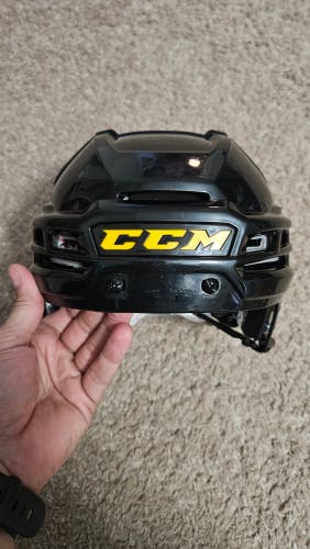 Small CCM Tacks 910 Helmet (Used) 2028 HECC Cert Inc. Extra strap and yellow logo color kit