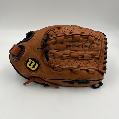 Wilson A2478 XXL 13.5” Outfield Softball Glove