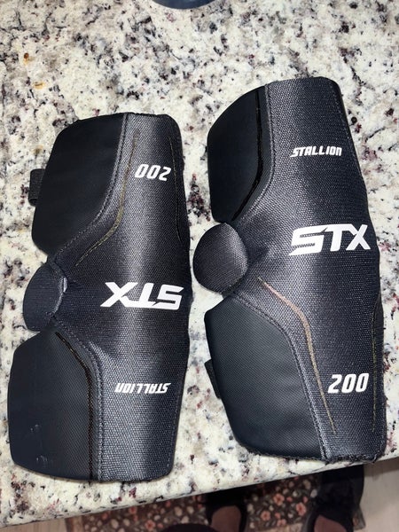 Medium Youth STX Stallion 200 Arm Pads (Used)