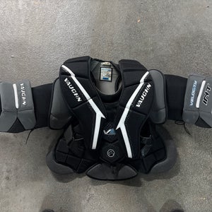 Int. Large Vaughn Velocity V9 Goalie Chest Protector (Used)