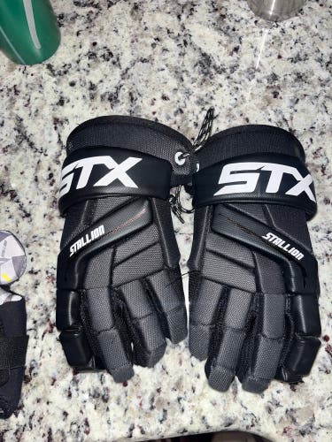 STX Stallion 200 Lacrosse Gloves Medium (Used)