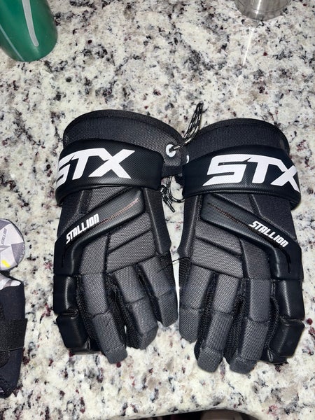 STX Stallion 200 Lacrosse Gloves Medium (Used)