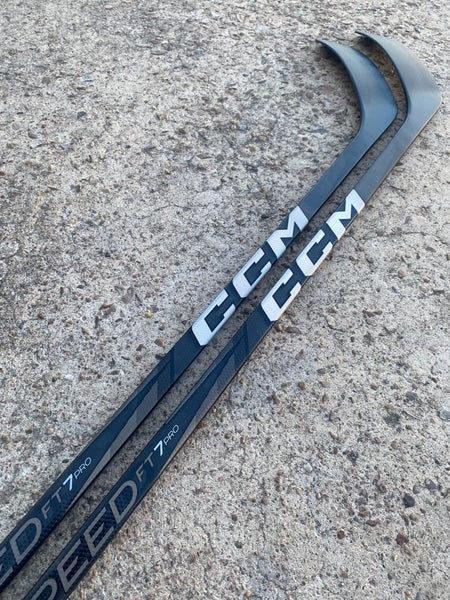 2 PACK CCM JETSPEED FT7 PRO, Pro Stock Hockey Stick Grip P28M 70 Flex Right 6835