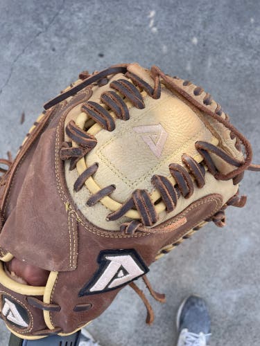 Akadema APM 41 RH Catcher's Baseball Glove 33" (Used)