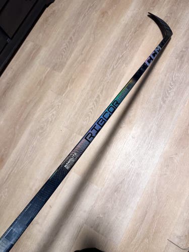 Senior CCM Ribcor Trigger 8 Pro (chrome) Right Handed Hockey Stick P92M 75 Flex Pro Stock (New)