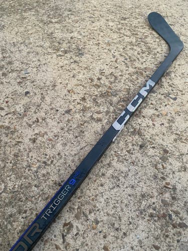 CCM Trigger 9 PRO Pro Stock Hockey Stick Grip 75 Flex P28 Left 6861