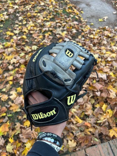 Wilson A2000 Superskin RH Infield Baseball Glove 11.25" (Used)