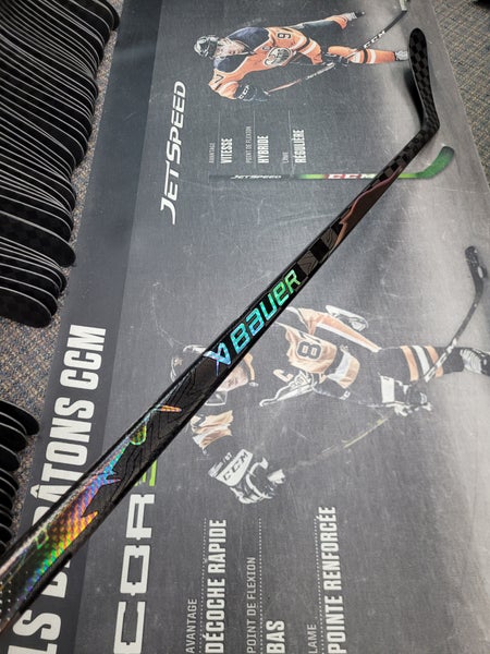 P28 | 77 Flex NEW! Senior Bauer Vapor FlyLite Left Hand Hockey Stick P28 77 Flex Pro Stock (New)