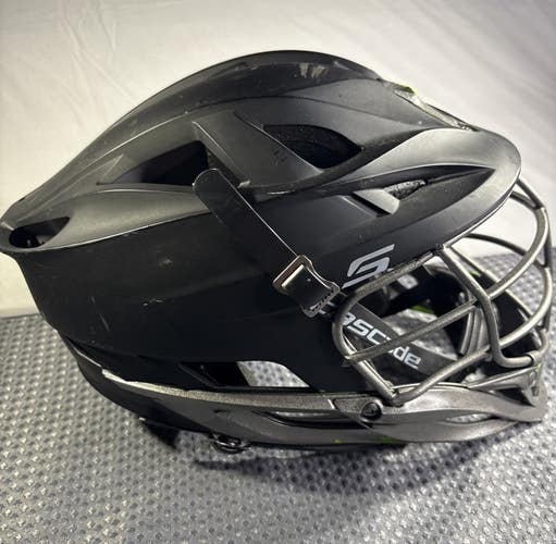 Cascade S Youth Lacrosse Helmet Matte Black Size OSFM w/Leather Chin Strap